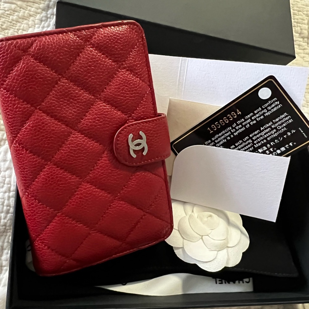 Chanel LZip picket wallet Red Color - Picture 4 of 9